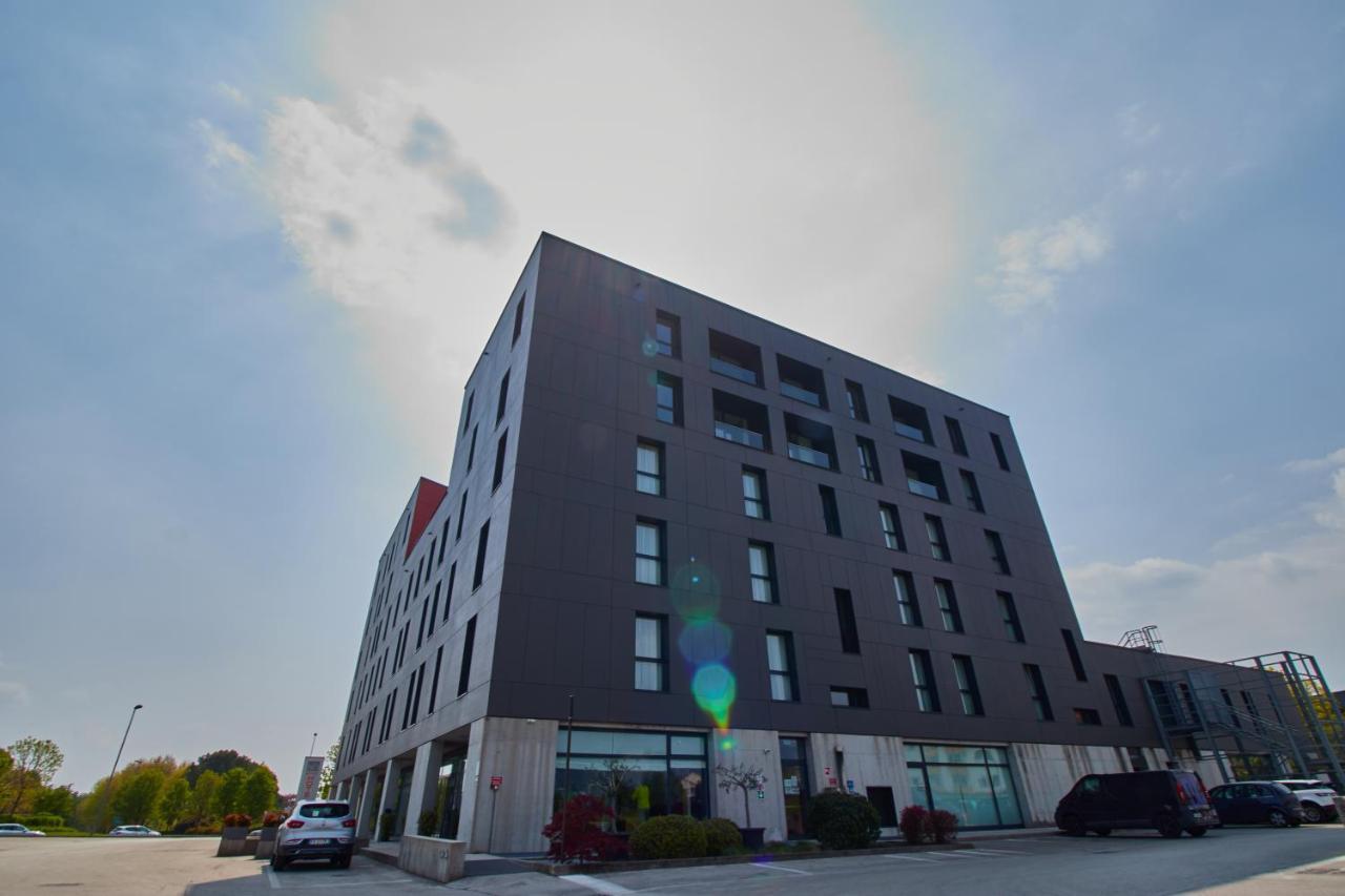 Piazza Lira Schio Residence المظهر الخارجي الصورة